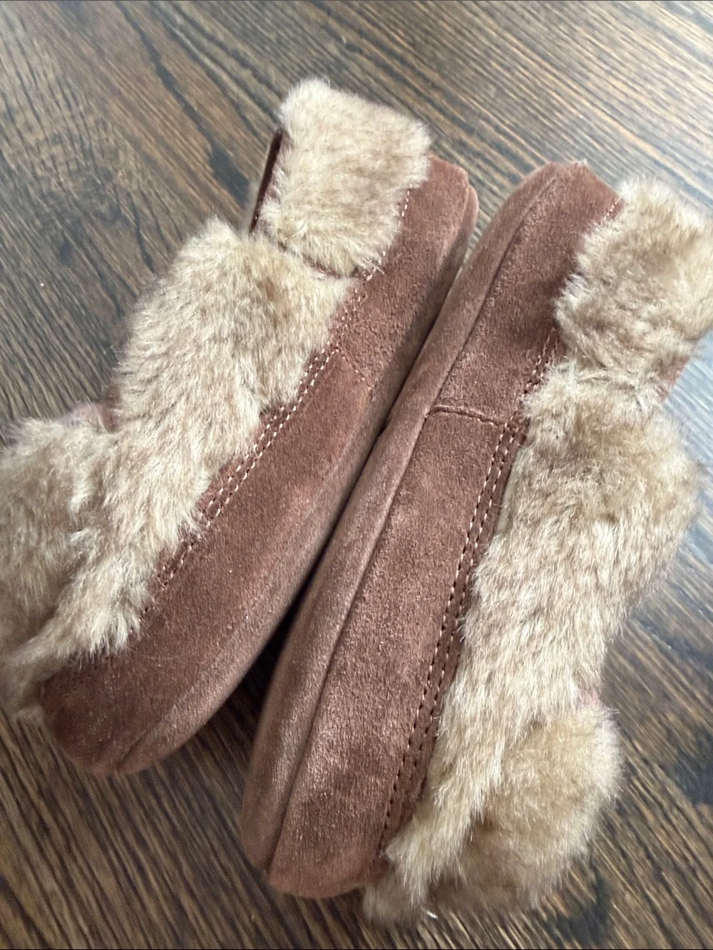 LL Bean Kids Animal Slippers, suede, like new, size 1-2 (Nut Brown Bear)
